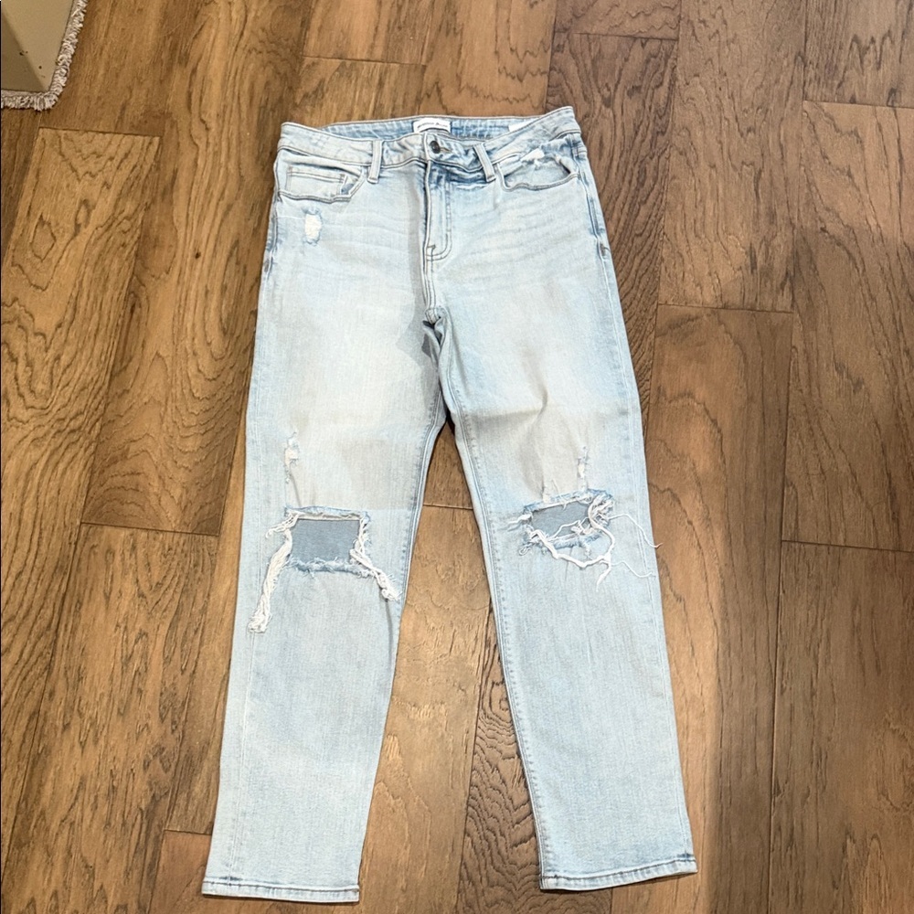 Light Wash Women’s skinny jeans size 28